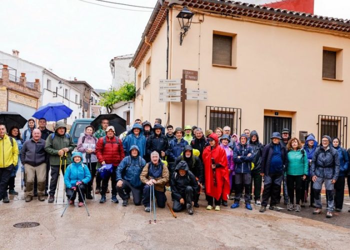 La “Ruta del Repetidor” reúne a medio centenar de senderistas en Bienservida